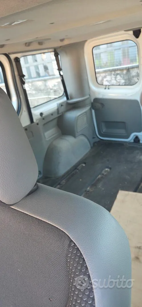 Opel Vivaro 2013 photo 4