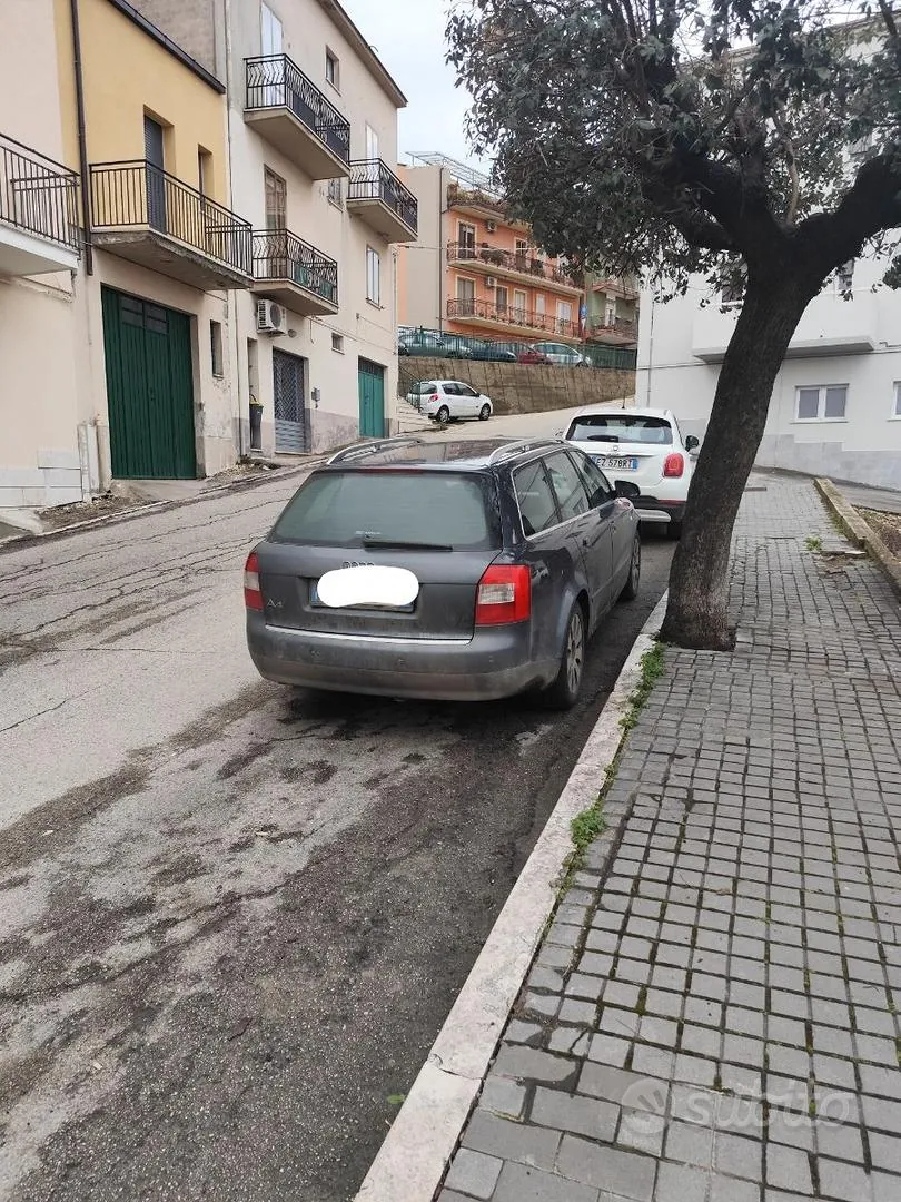 Audi A4 2002 photo 2