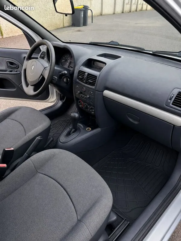 Renault Clio 2004 photo 5