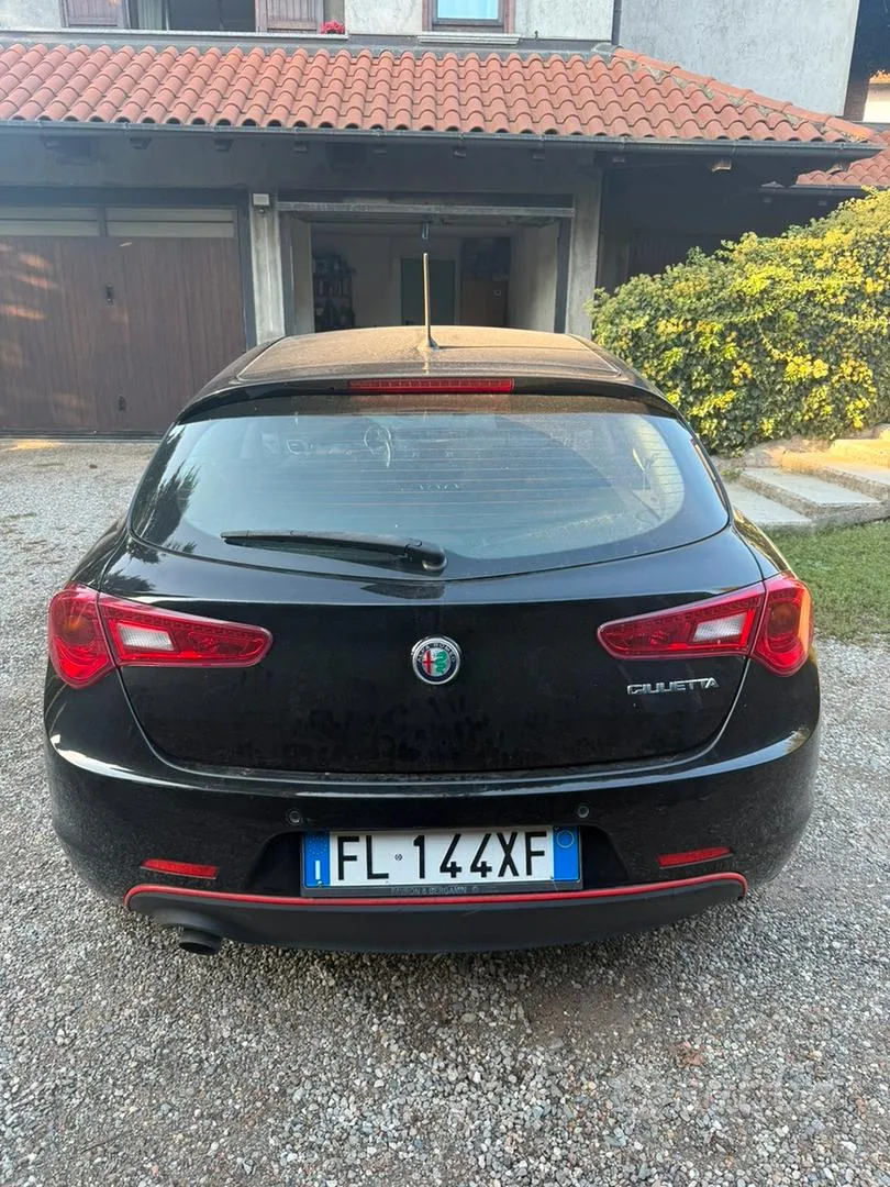 Alfa Romeo Giulietta 2017 photo 2