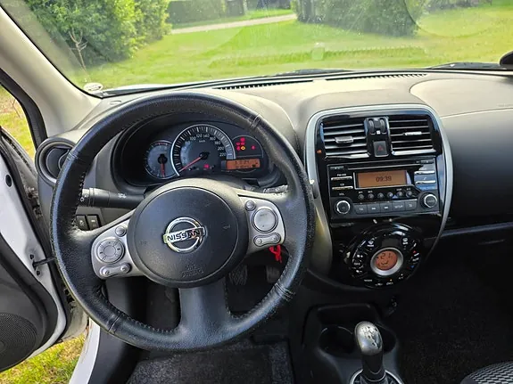 Nissan Micra 2013 photo 5