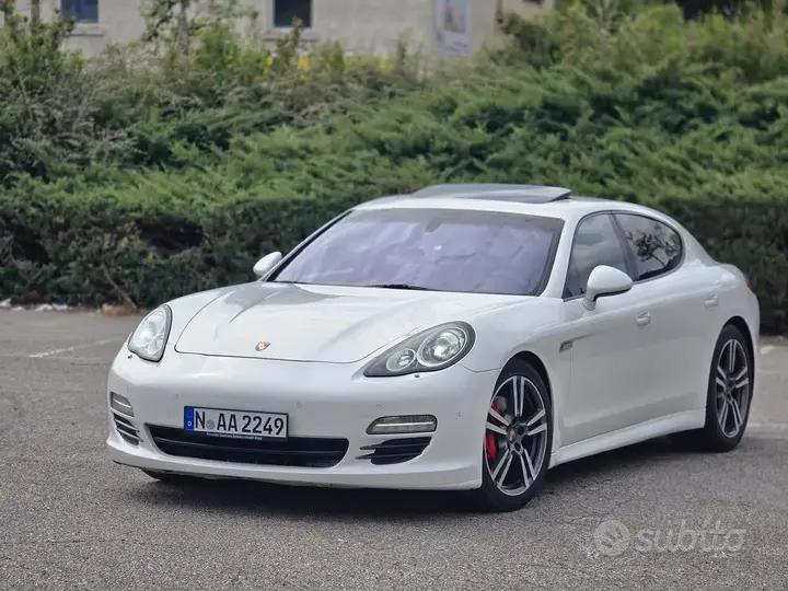 Porsche Panamera 2010 photo 2