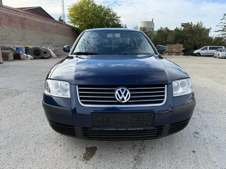 Volkswagen Passat 2003 photo 2