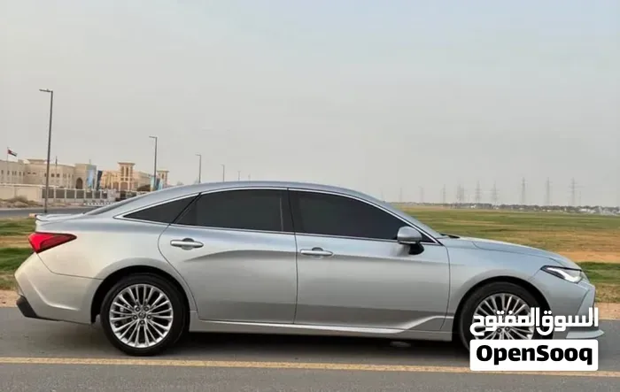 Toyota Avalon 2019 photo 2