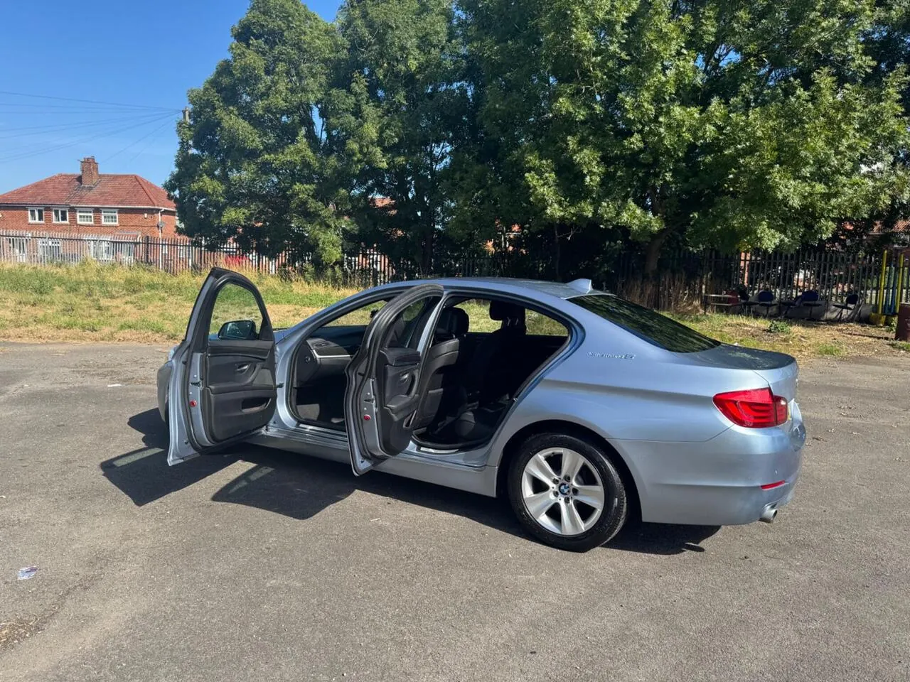 BMW 5 Series 2012 photo 4