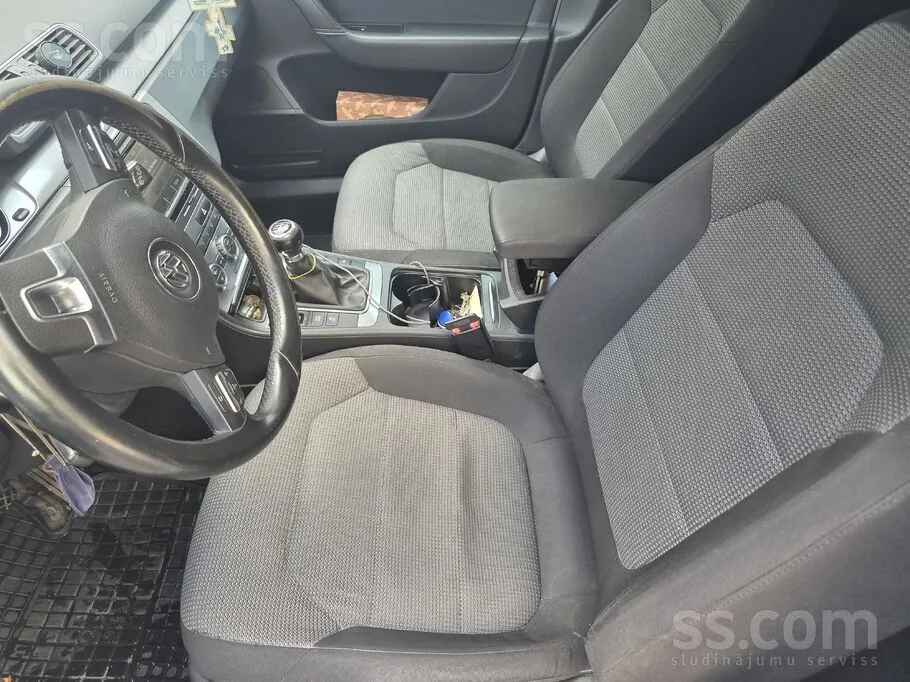 Volkswagen Passat 2012 photo 5