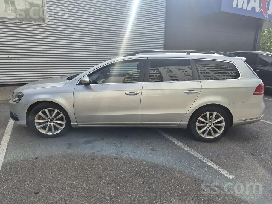 Volkswagen Passat 2012 photo 3