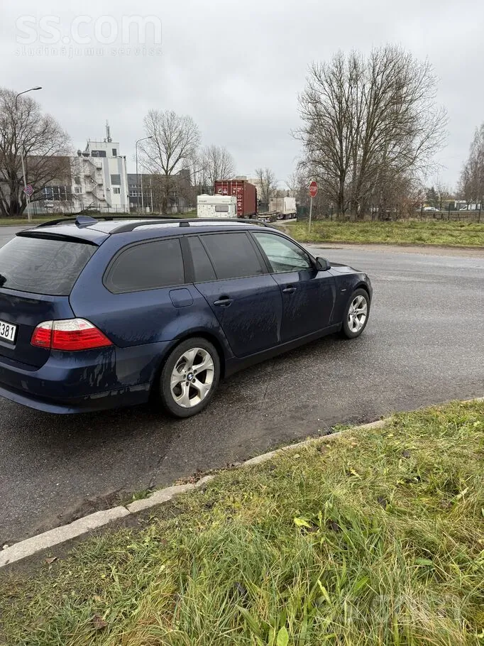 BMW 530 2009 photo 2