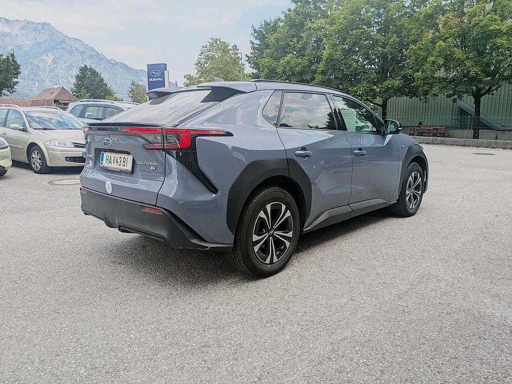 Subaru Solterra 2023 photo 3