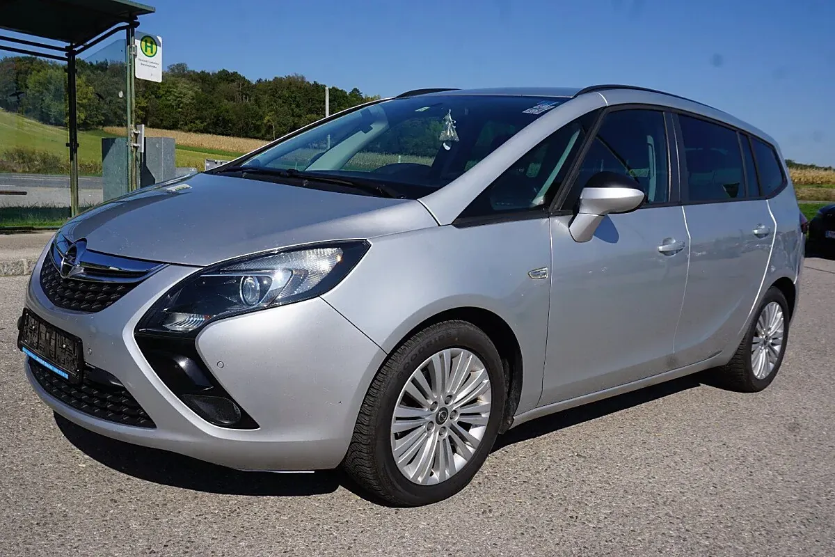 Opel Zafira 2016 photo 2