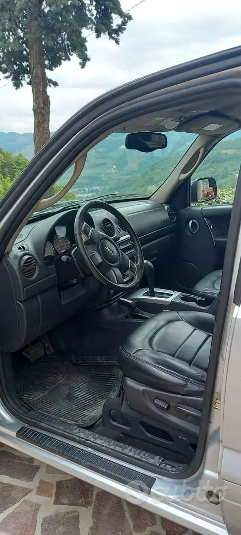 Jeep Cherokee 2003 photo 5