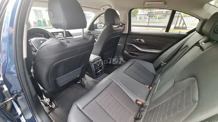 BMW 3 Series 2021 photo 2