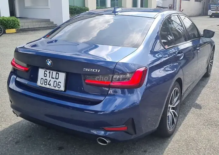 BMW 3 Series 2021 photo 3