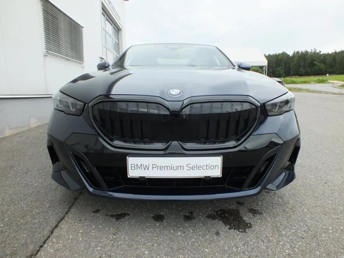 BMW 5 Series 2023 photo 3