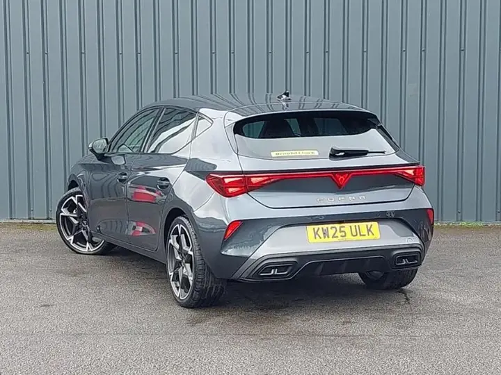 Cupra Leon 2025 photo 2
