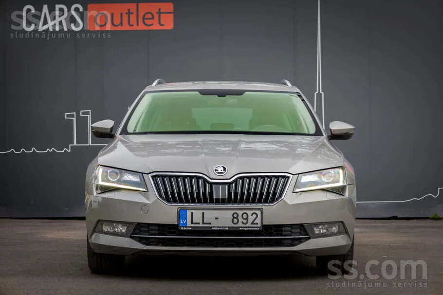 Skoda Superb 2018 photo 2
