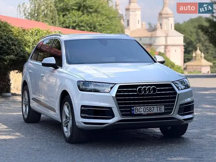 Audi Q7 2018 photo 2