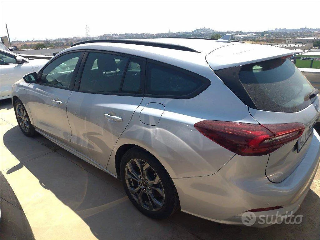 Ford Focus 2025 photo 4
