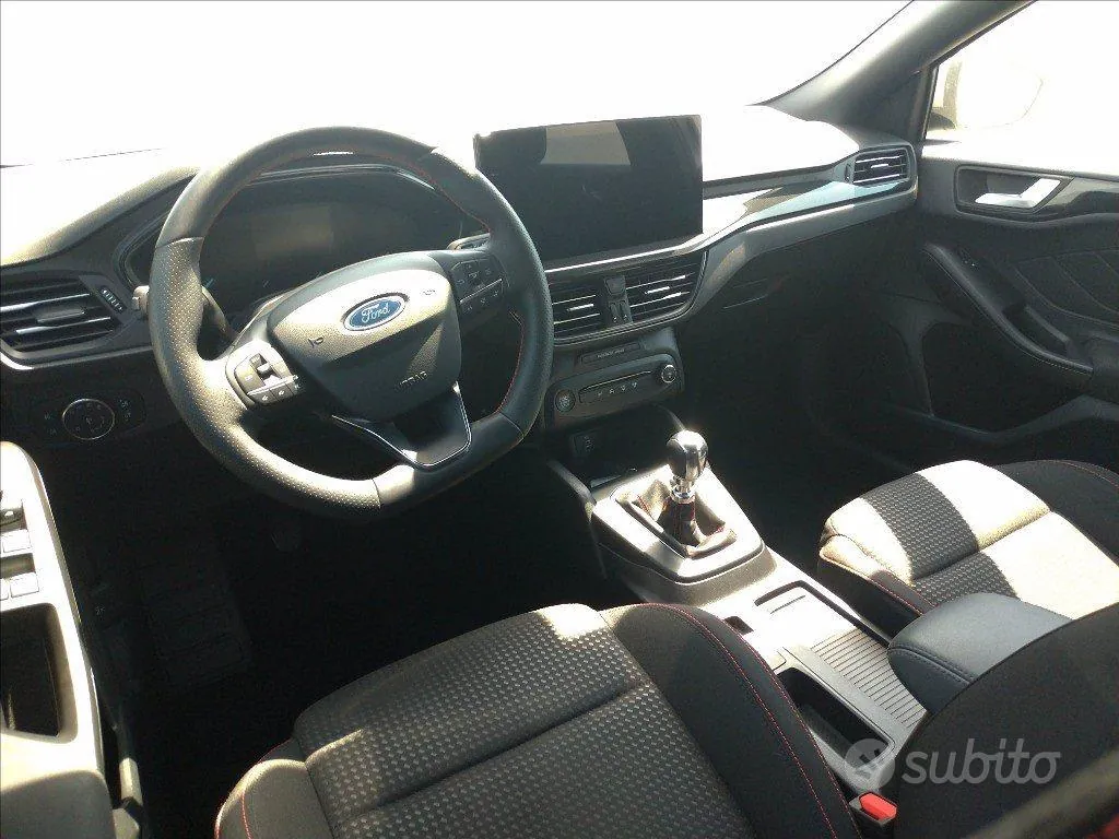 Ford Focus 2025 photo 5