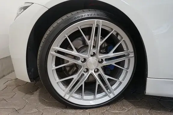 BMW 330I 2018 photo 5