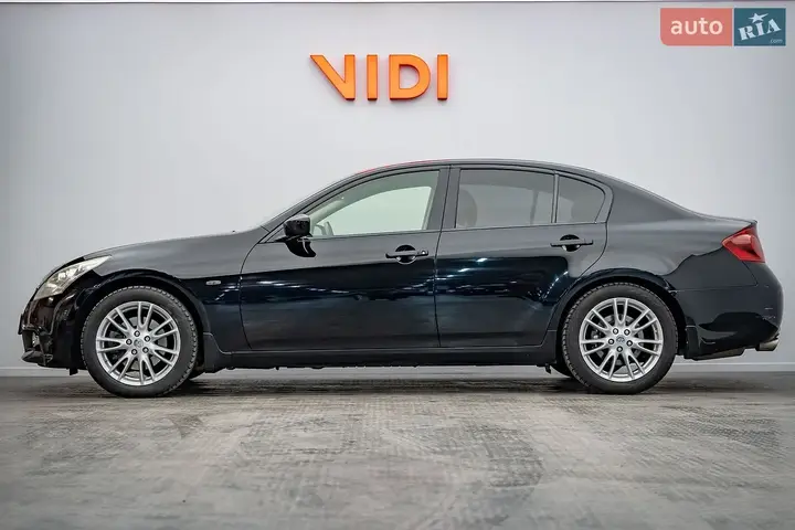 Infiniti G25 2012 photo 3