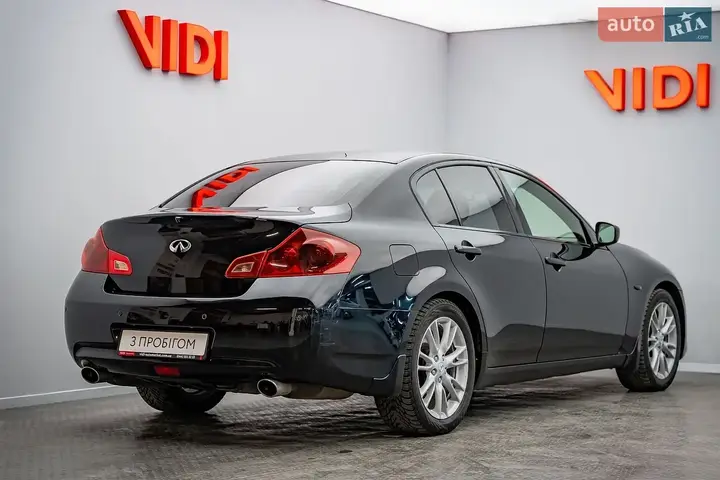 Infiniti G25 2012 photo 2