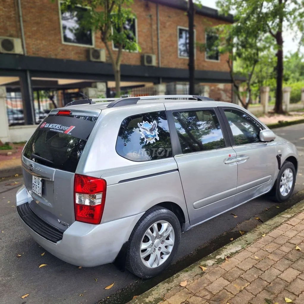 Kia Carnival 2009 photo 3