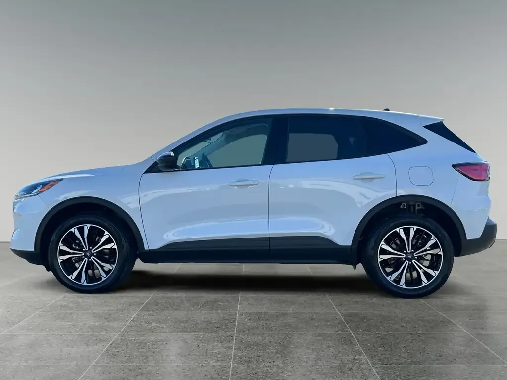 Ford Escape 2022 photo 3
