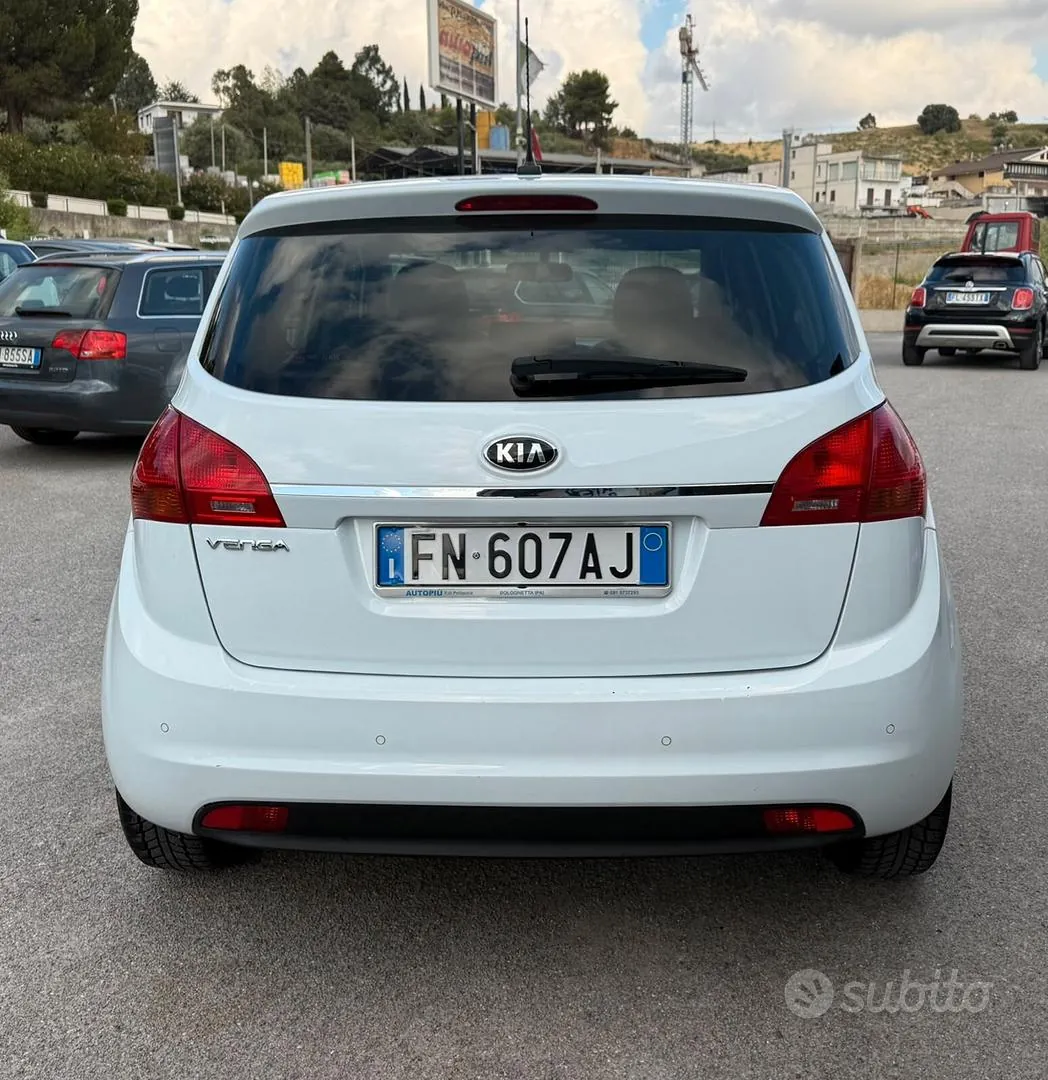 Kia Venga 2018 photo 5