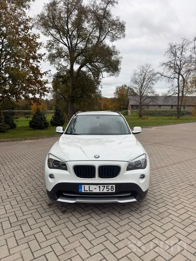 BMW X1 2012 photo 2