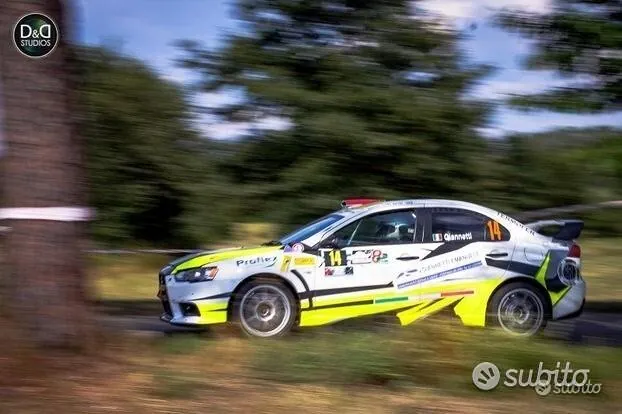 Mitsubishi Lancer Evo X 2010 photo 2