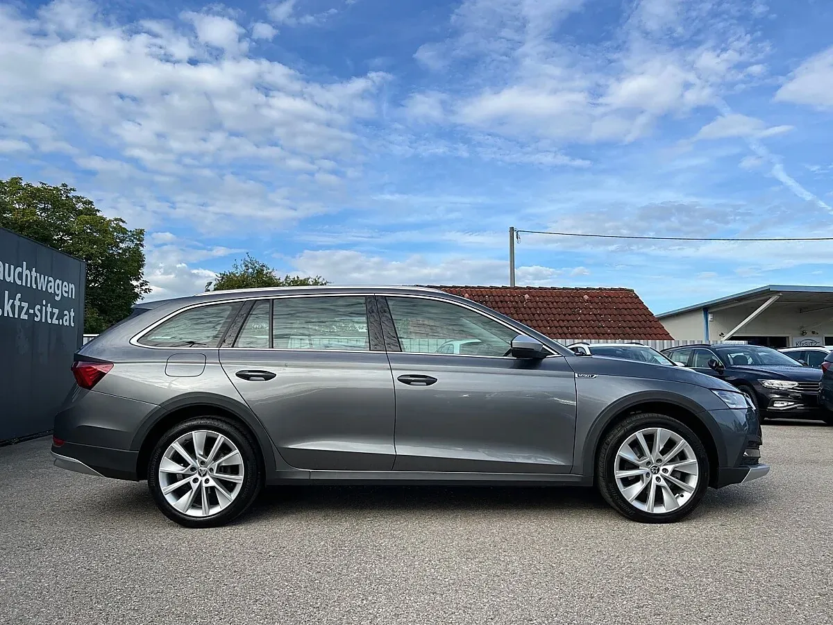 Skoda Octavia 2023 photo 2
