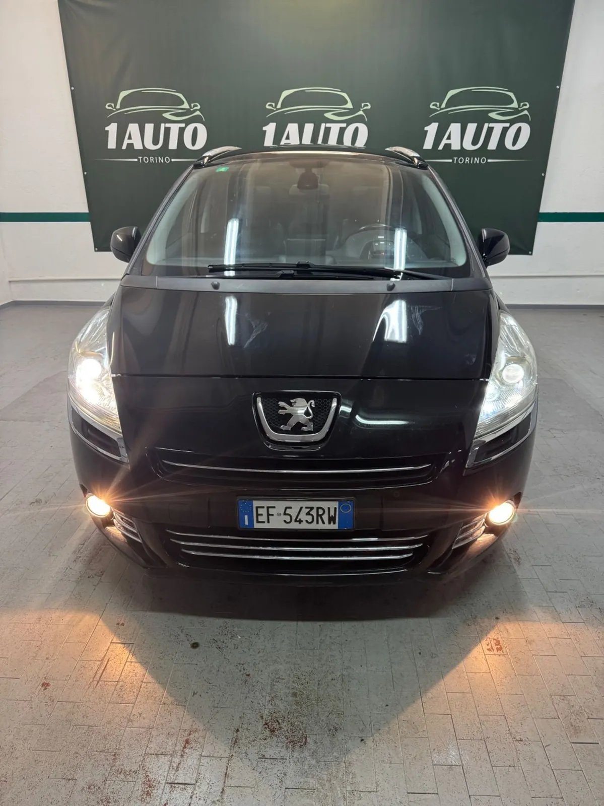 Peugeot 5008 2010 photo 2