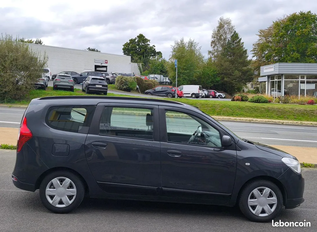 Dacia Lodgy 2014 photo 5