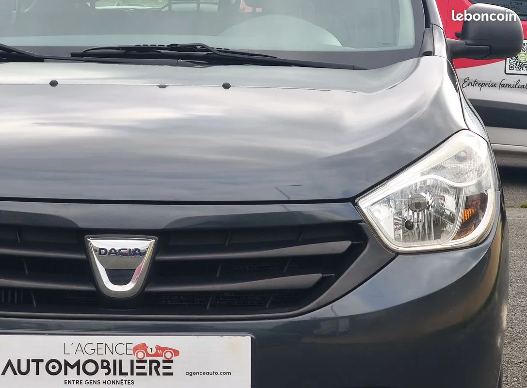 Dacia Lodgy 2014 photo 3