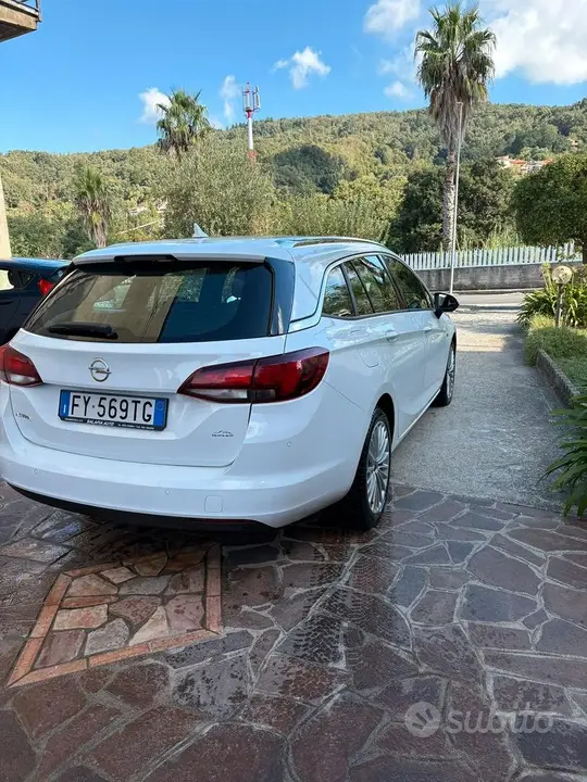 Opel Astra 2019 photo 3