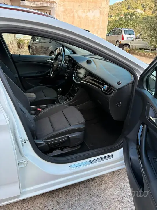 Opel Astra 2019 photo 4