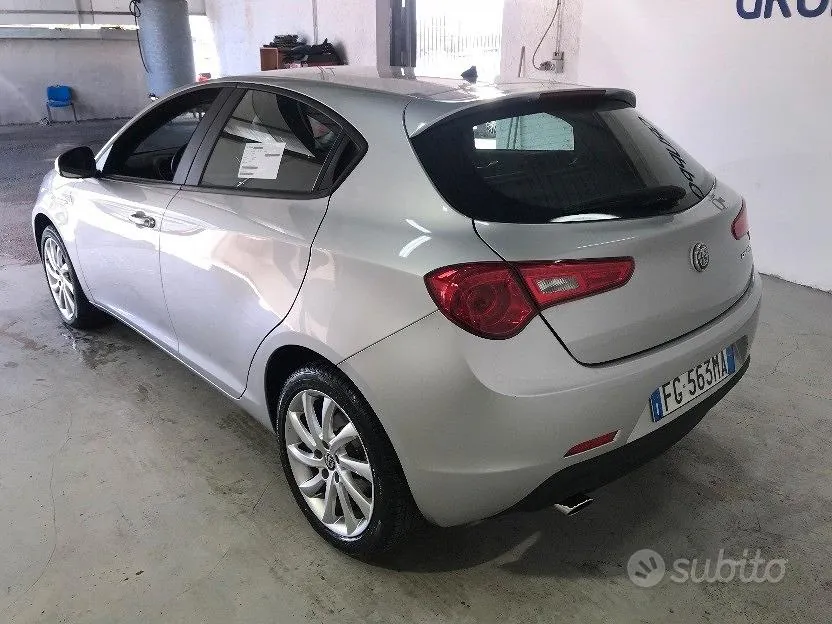 Alfa Romeo Giulietta 2017 photo 2