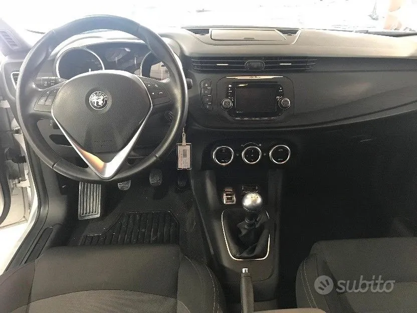 Alfa Romeo Giulietta 2017 photo 5
