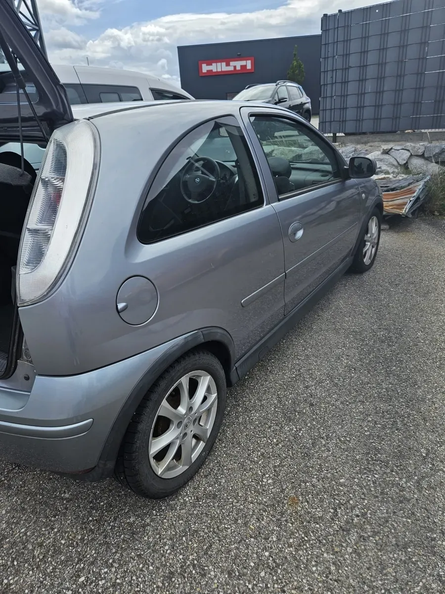 Opel Corsa 2006 photo 2