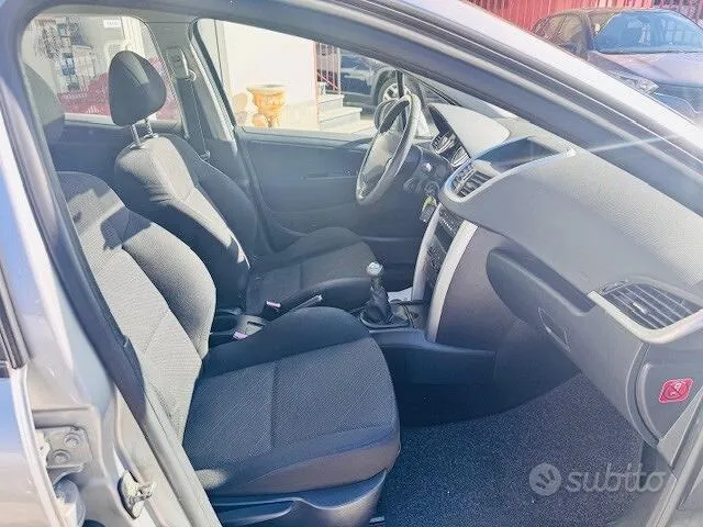 Peugeot 207 2008 photo 5