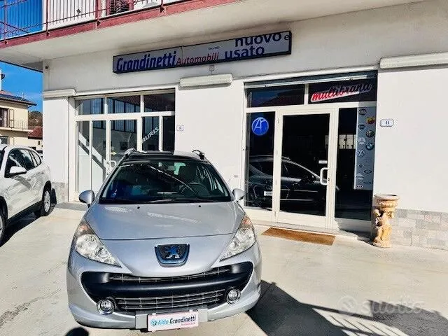 Peugeot 207 2008 photo 2