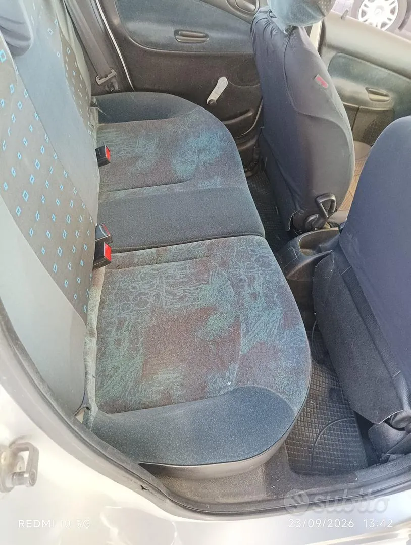 Peugeot 206 2001 photo 3