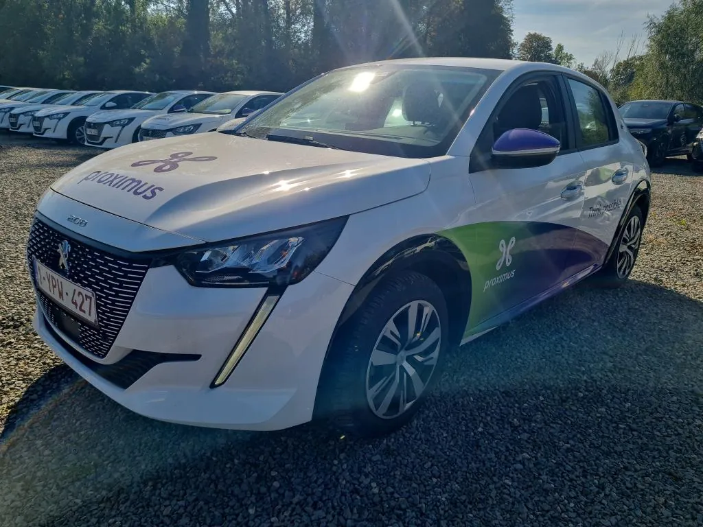Peugeot E-208