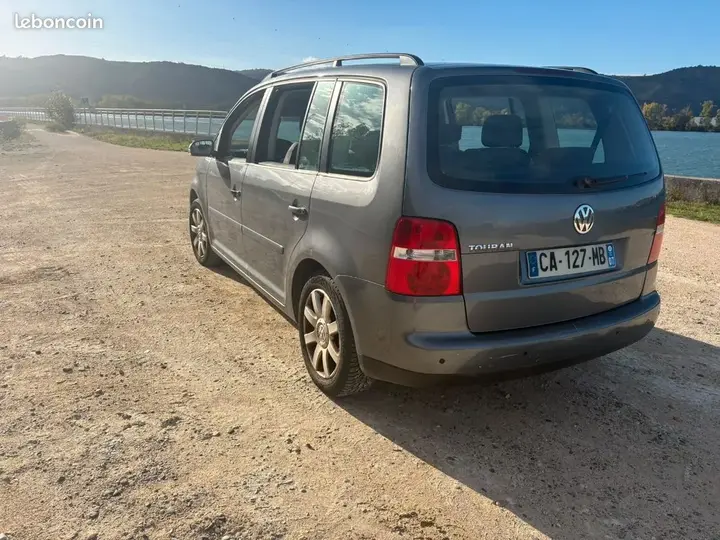 Volkswagen Touran 2004 photo 3