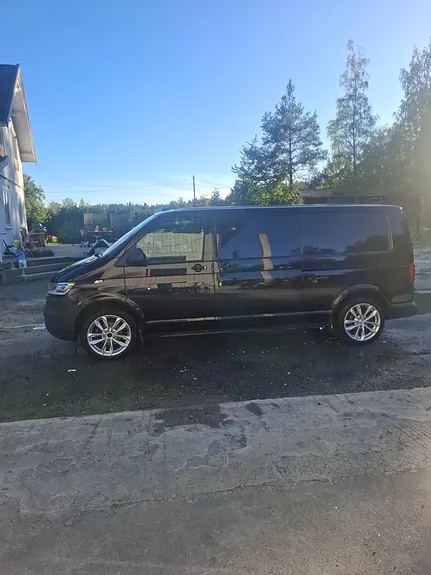 Volkswagen Transporter 2023 photo 2