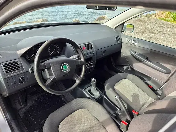 Skoda Fabia 2004 photo 4