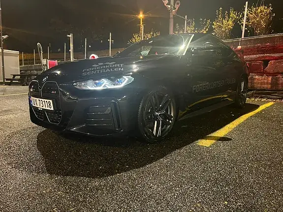 BMW I4 2022 photo 3
