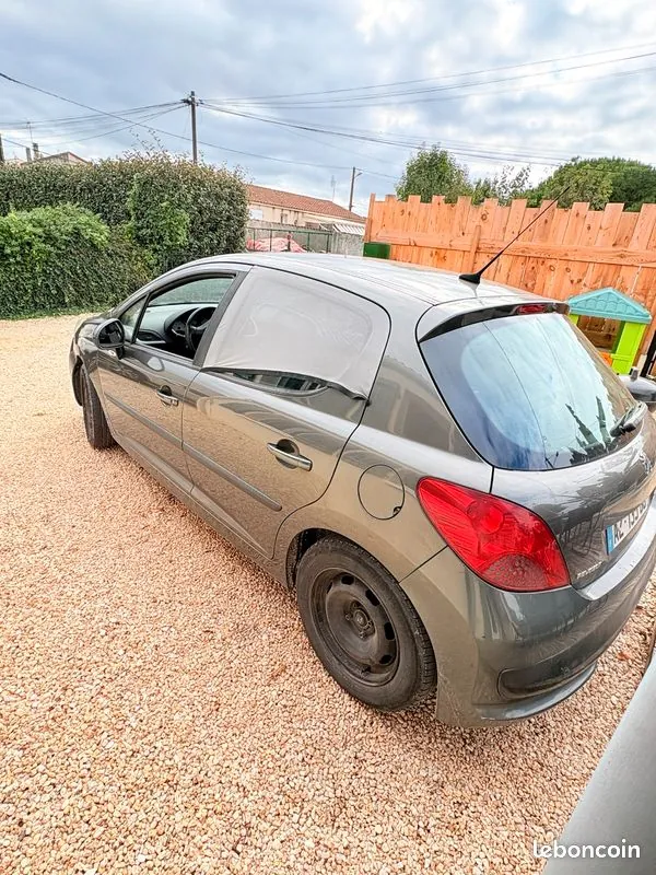 Peugeot 207 2008 photo 3