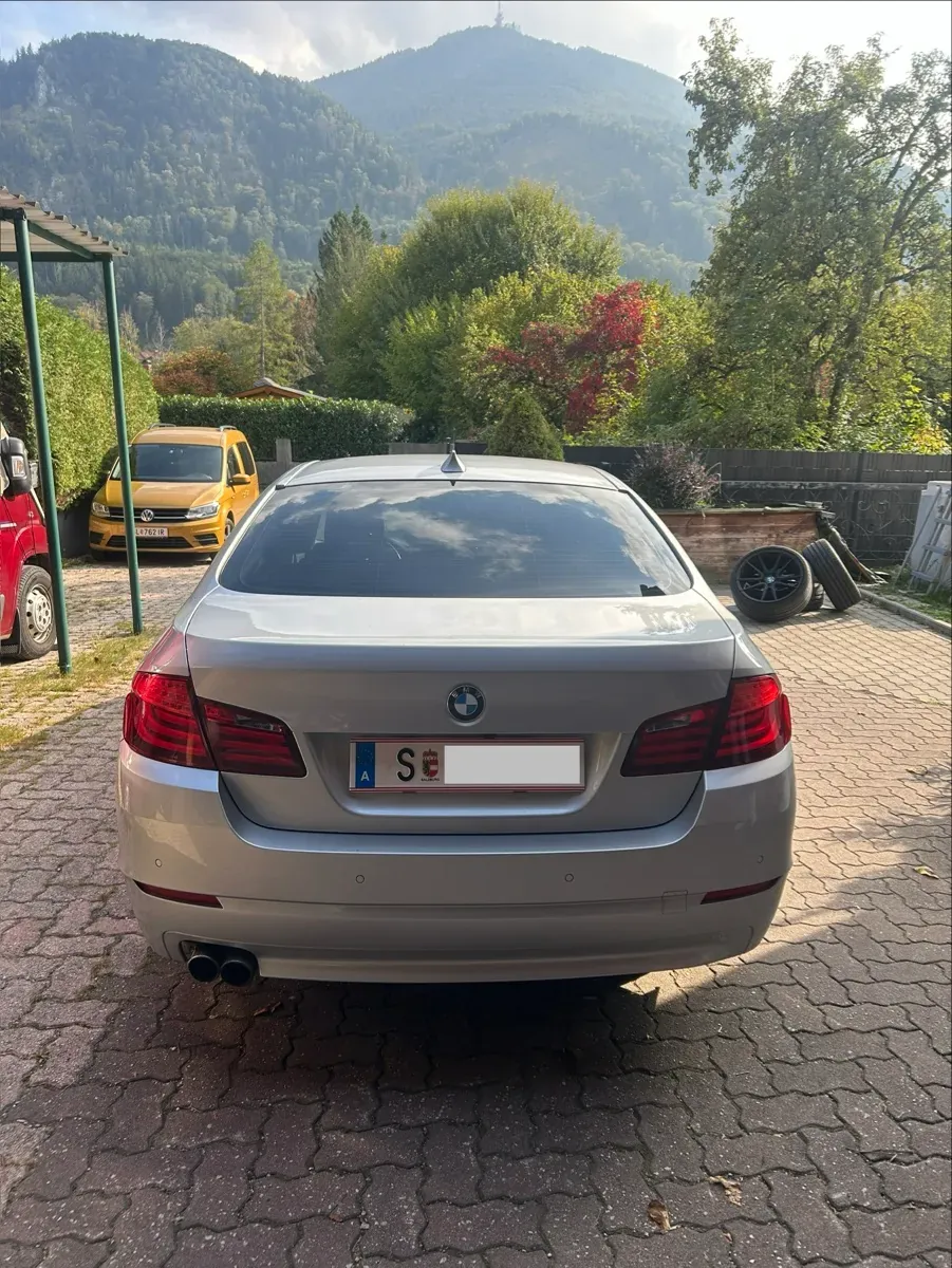 BMW 5 Series 2010 photo 3